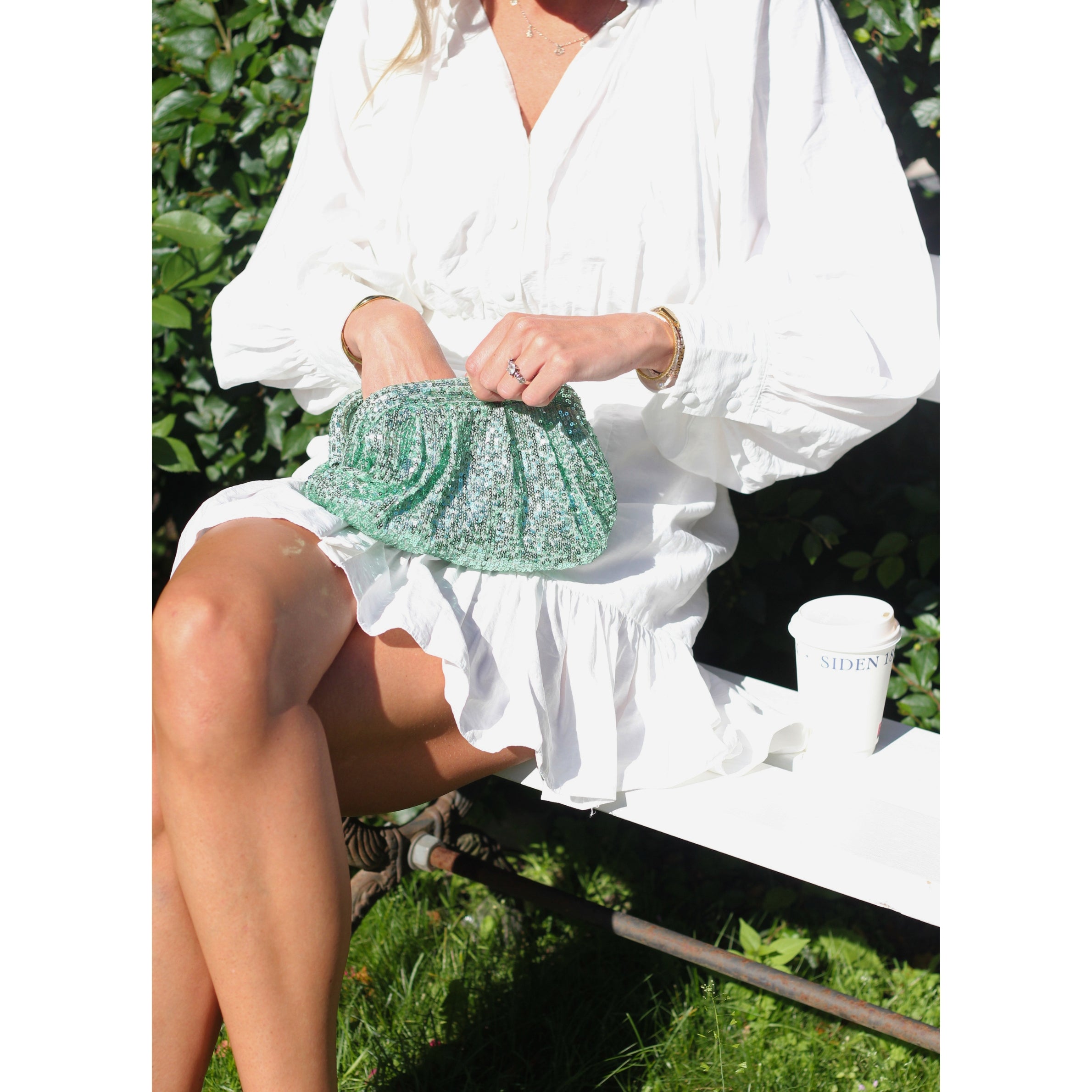 Grønn paljettclutch – håndsydd clutch i grønn paljett av Alma Design